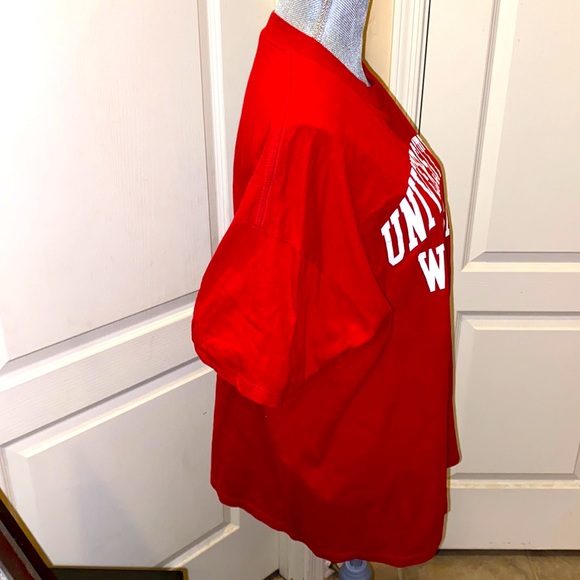 🆕 University of Wisconsin Tee - Picture 9 of 14